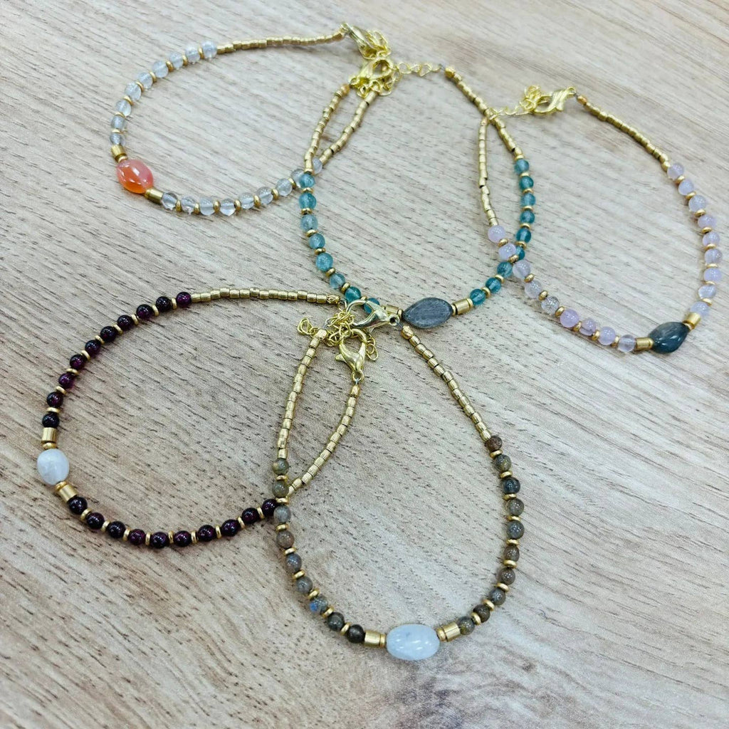 Pulsera con minerales