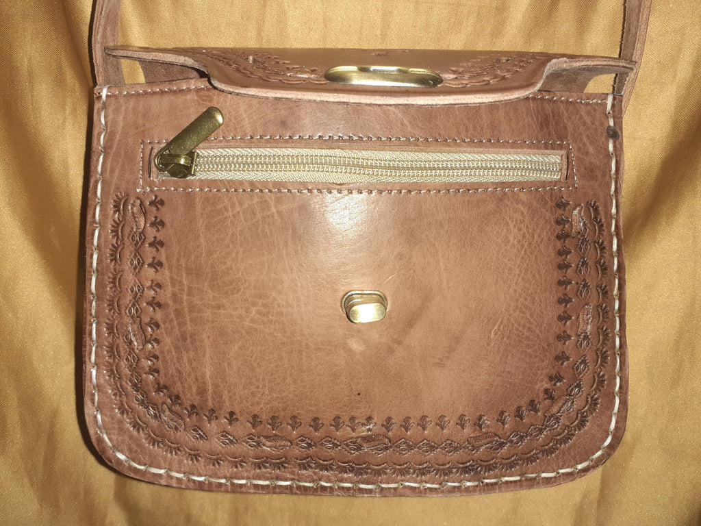 Bolso trapecio labrado click