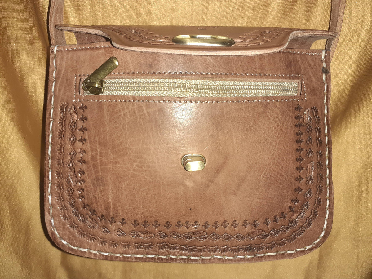 Bolso trapecio labrado click
