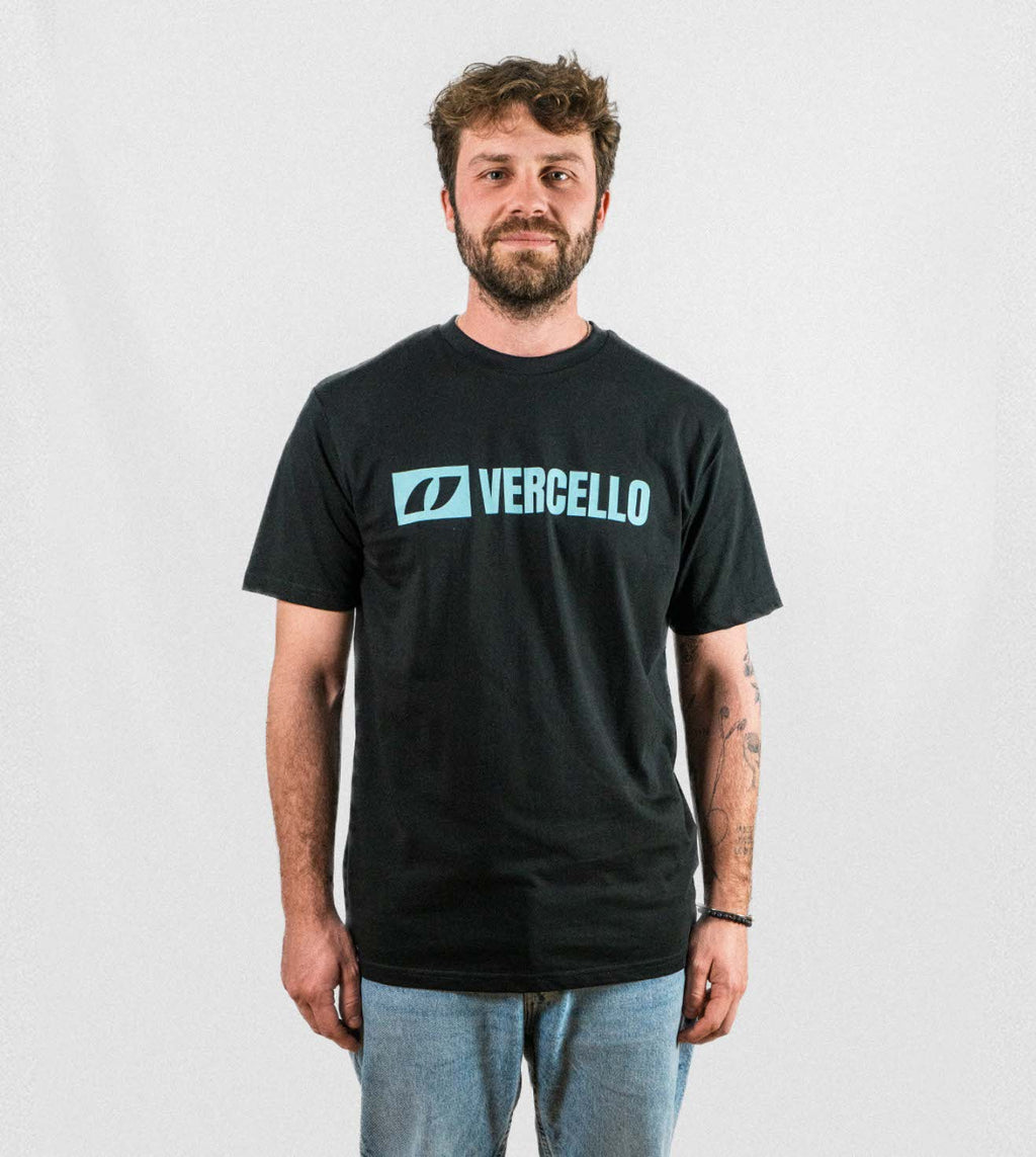 Camiseta Vercello Essential Negra Turquesa