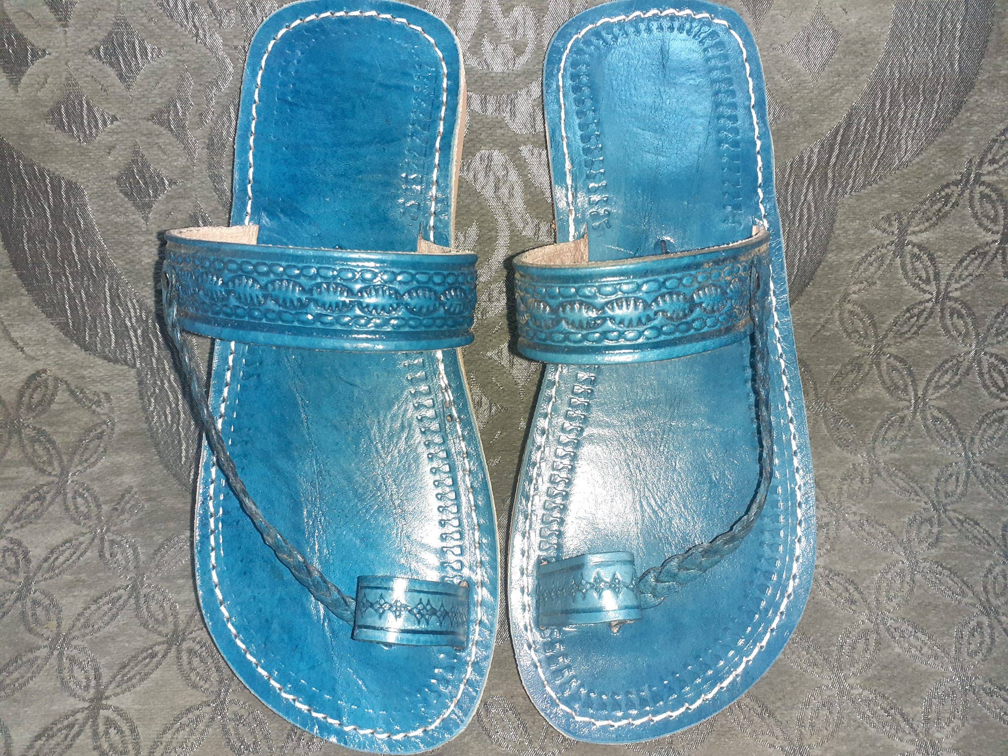 Sandalia de cuero. Color Azul-1