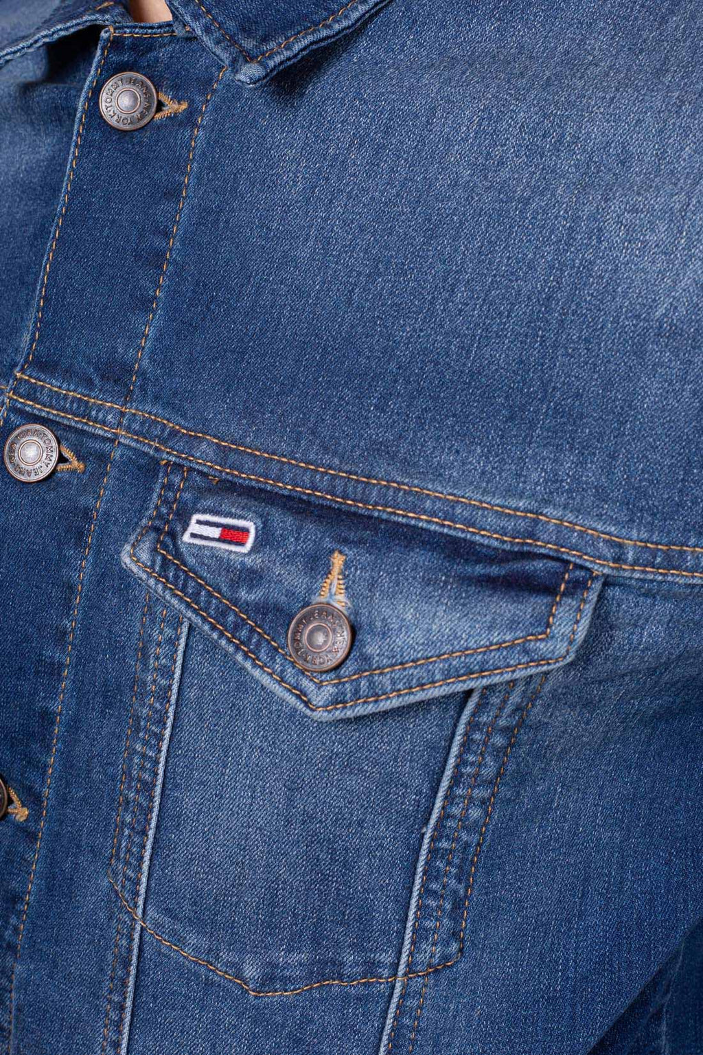 TOMMY JEANS - Men's regular jacket in faded denim  - Size