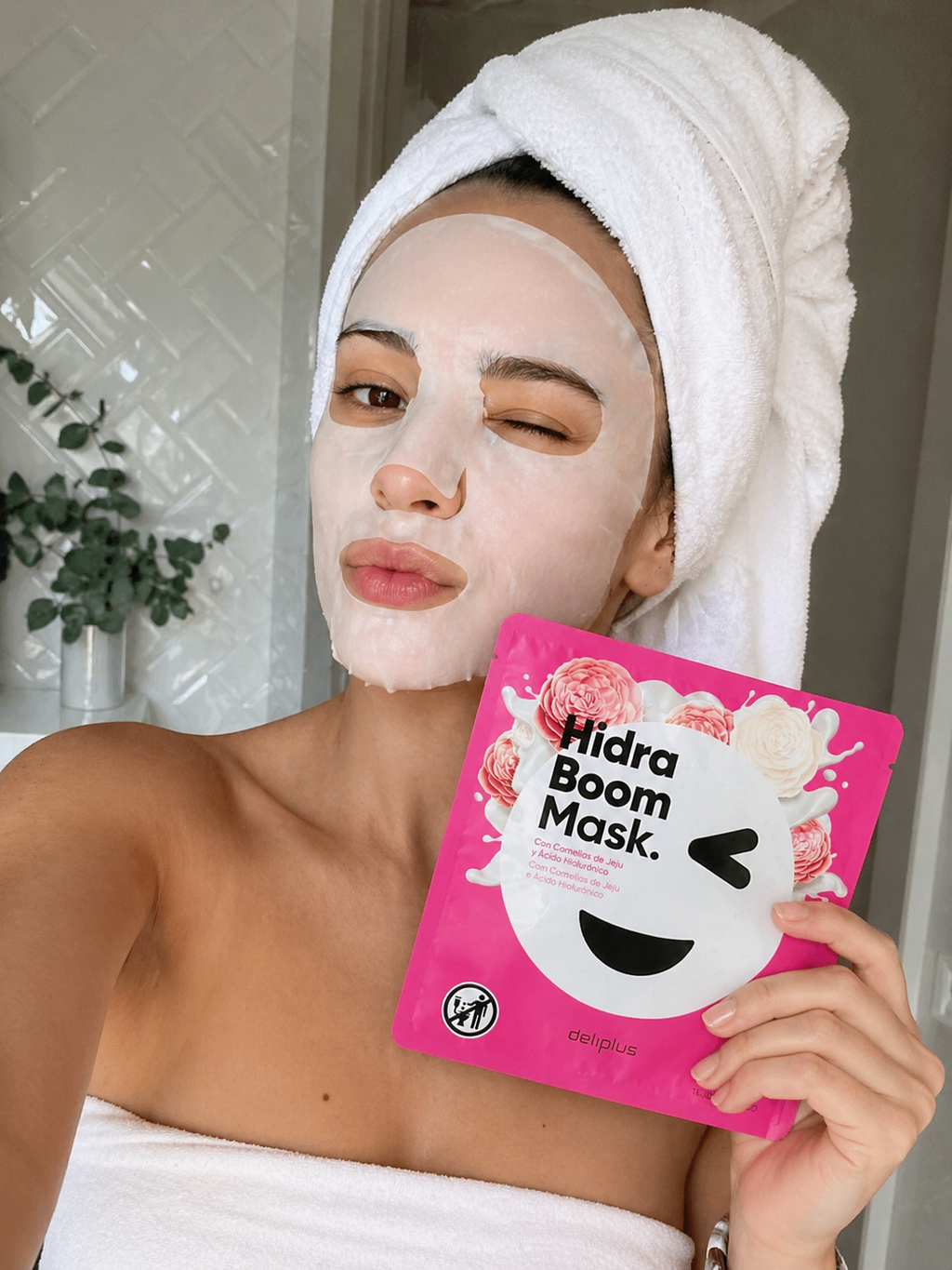 Deliplus - Masque Tissu Hydratant Acide Hyaluronique et Camélia