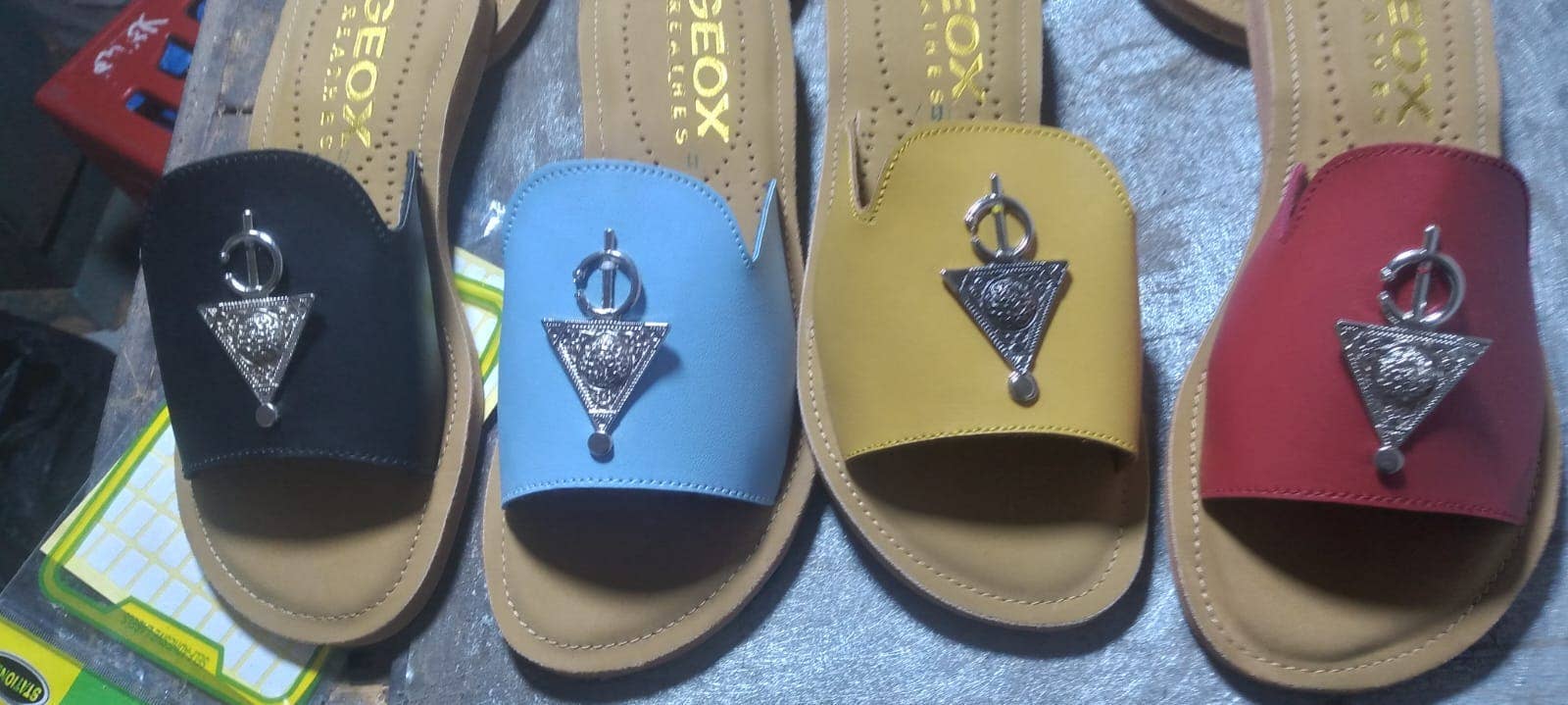 Sandalias con la mano de Fatima