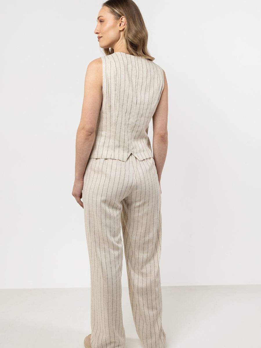 Gilet model 212179 awama