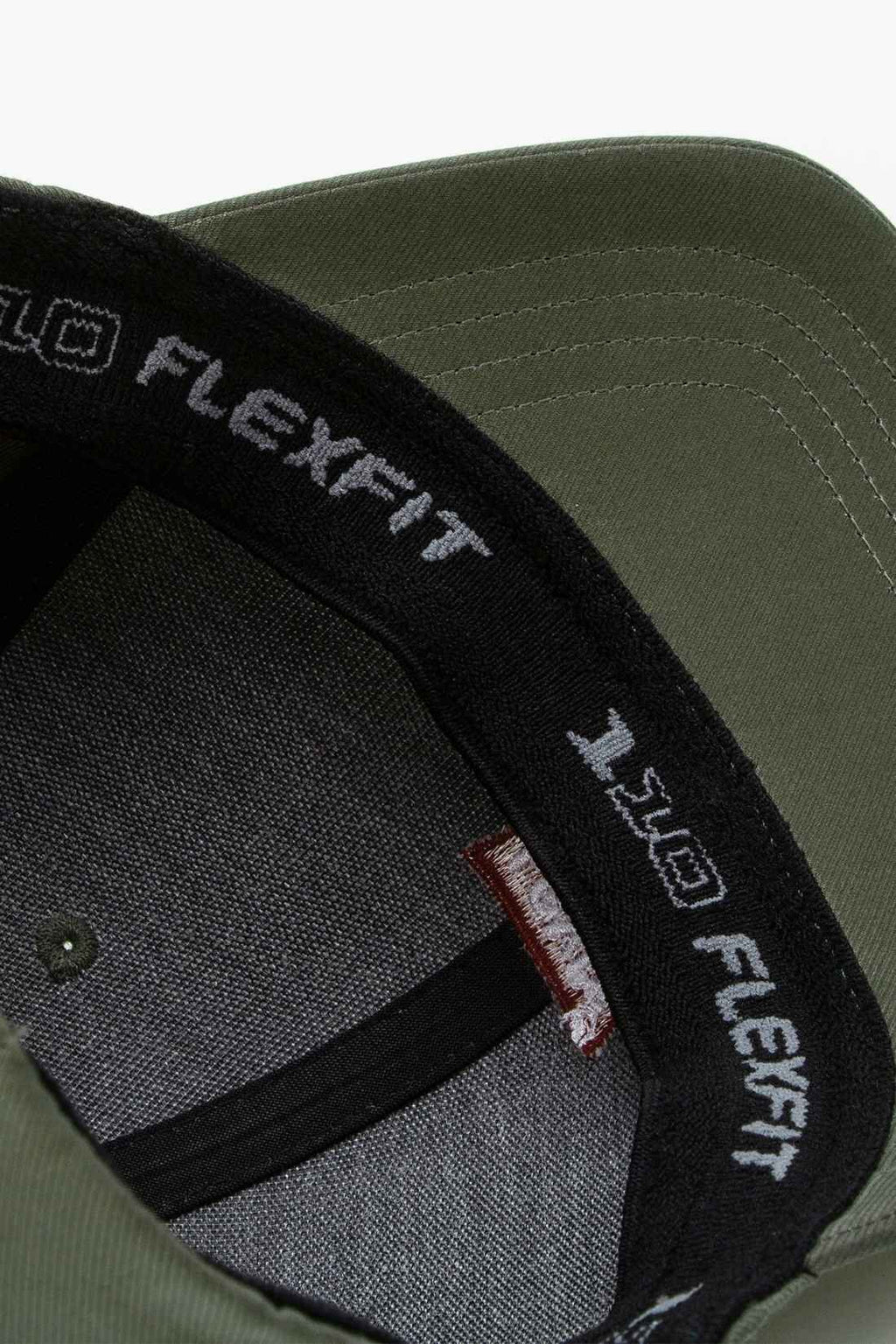 LEVI'S - Men's Housemark Flexfit® cap  - Size OS