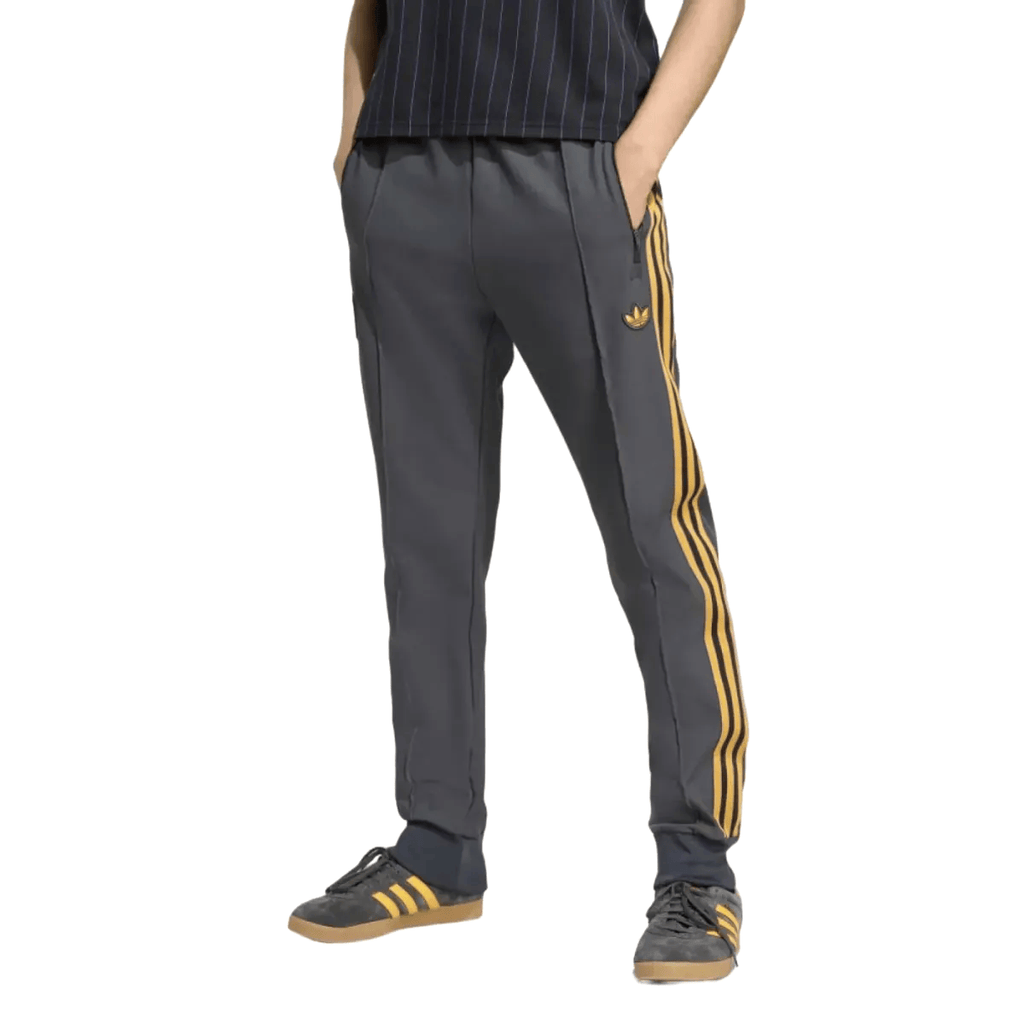 Manchester United Originals casual presentation sweat tracksuit 2025/26 - Adidas